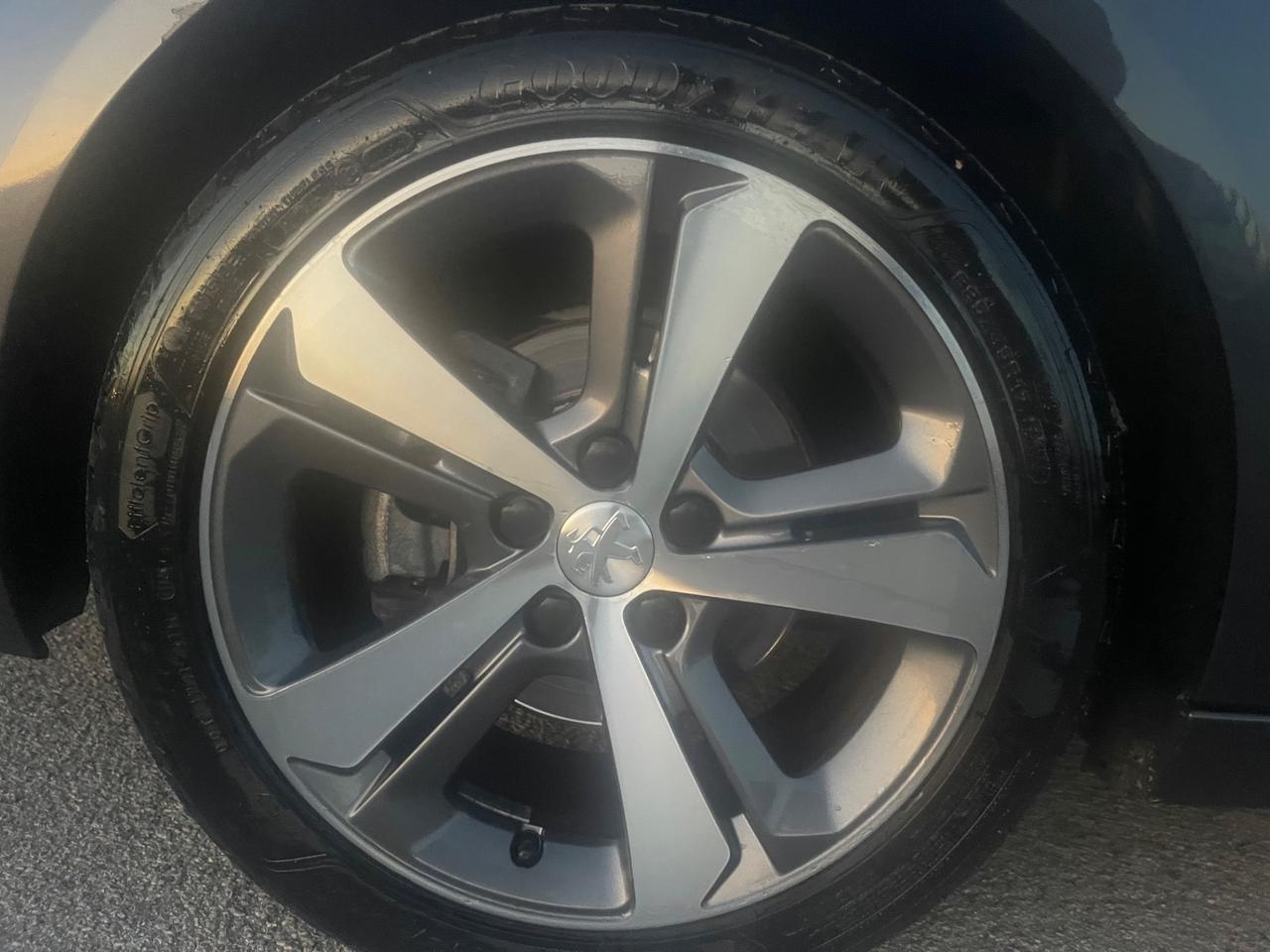 PEUGEOT 308 1.6 HDI 120CV BERLINA FULL LED MY18