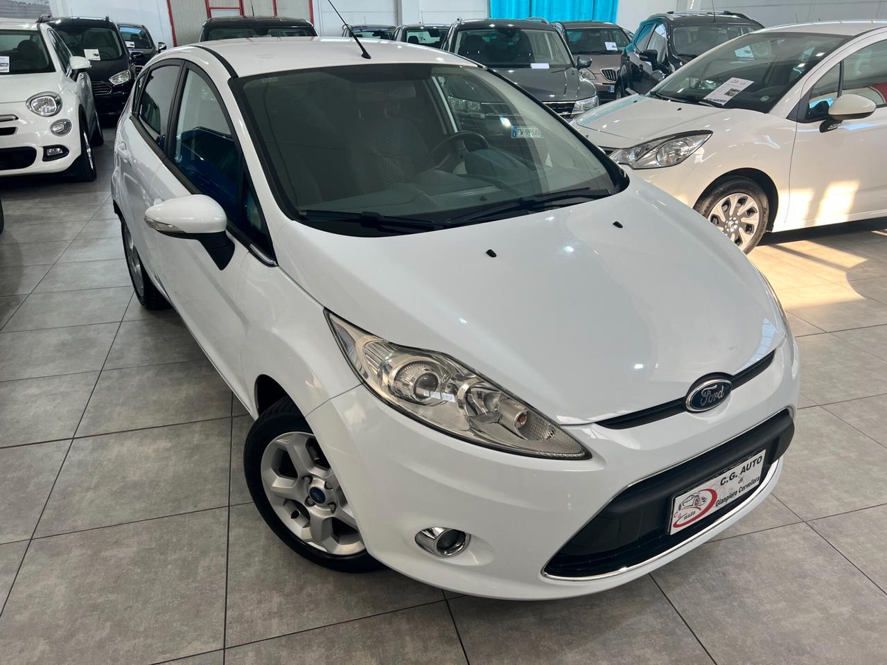 Ford Fiesta 1.4 TDCi 70CV - TITANIUM - 2011