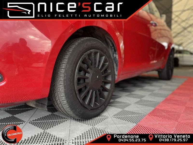 Lancia Ypsilon Ypsilon 1.0 FireFly 5 porte S&S Hybrid Ecochic Silver