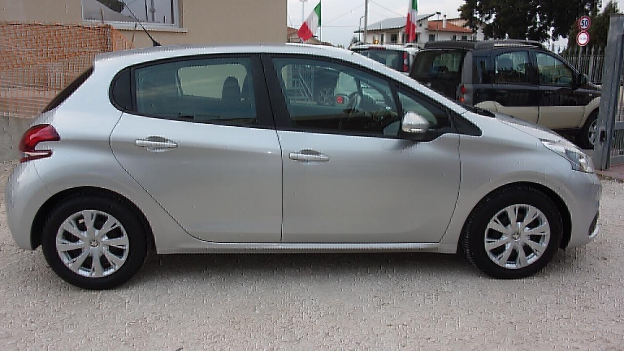 Peugeot 208 BlueHDi 75 5 porte Allure