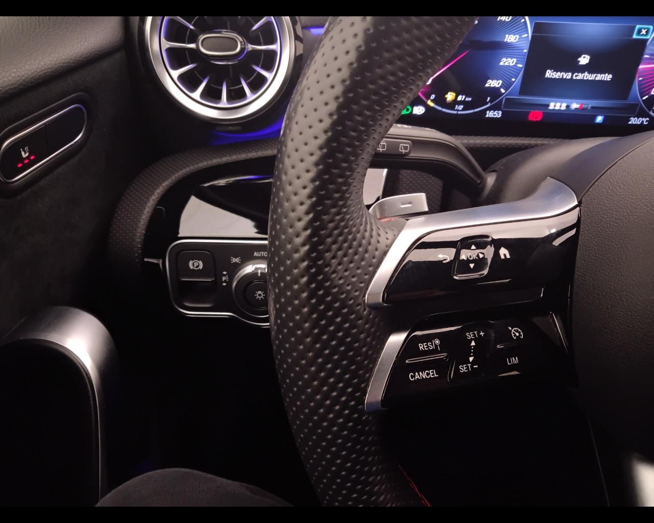 Mercedes-Benz Classe A - W177 2018 - A 180 d Premium auto