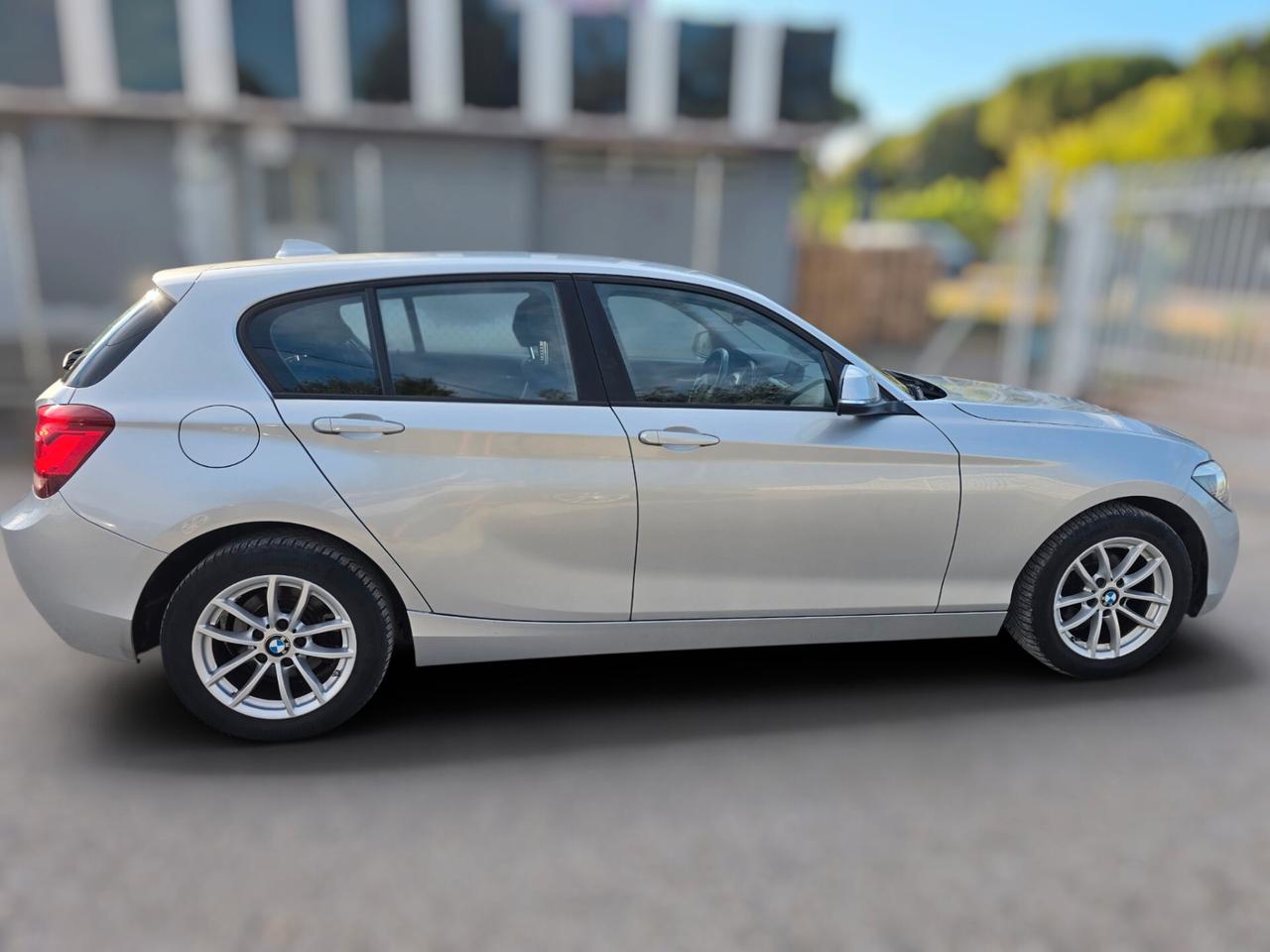 Bmw 118 118d 5p. Unique