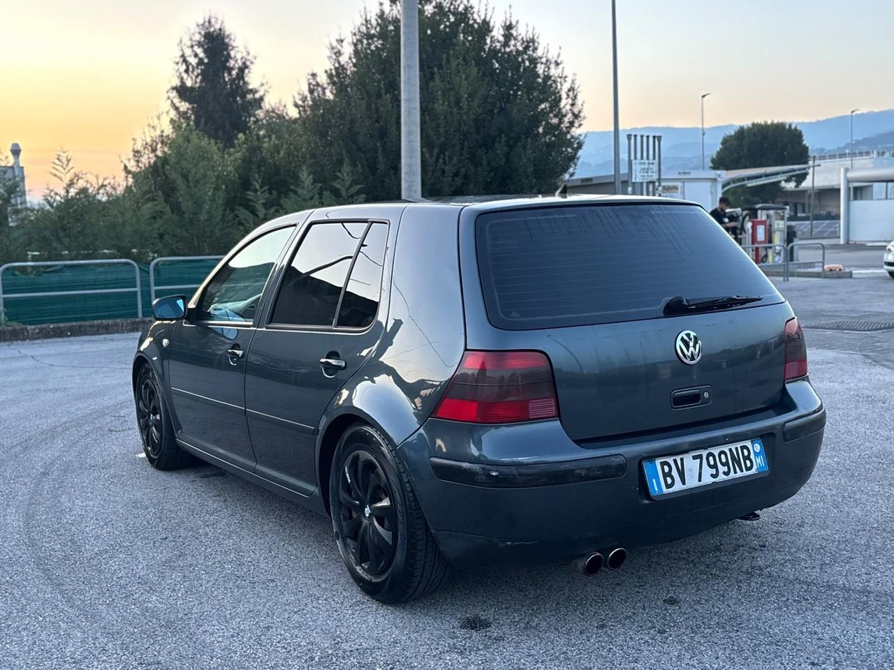 Volkswagen Golf 1.6 16V cat 5 porte Highline