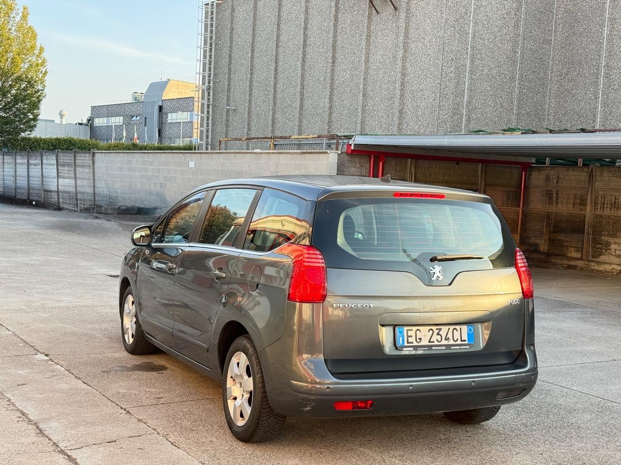 Peugeot 5008 2.0 HDi 150CV Business