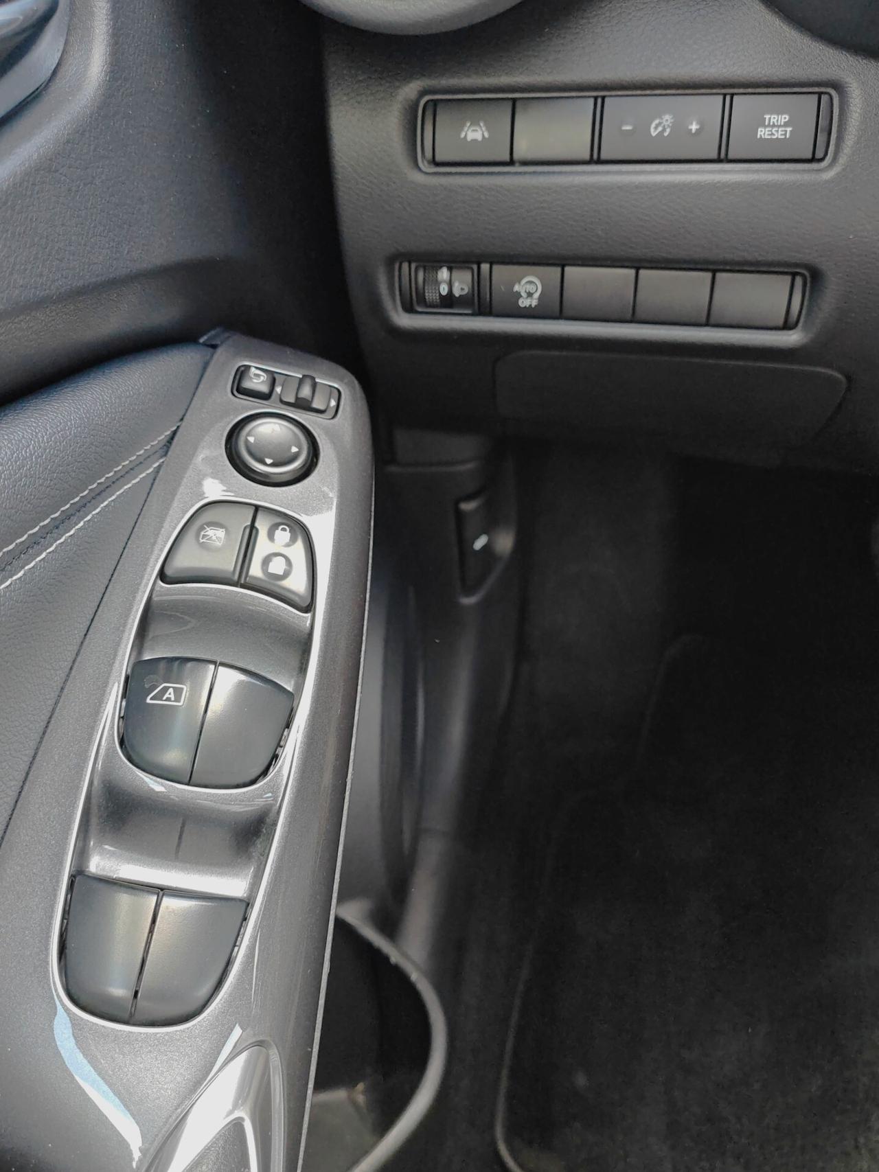 Nissan Juke 1.0 DIG-T 114 CV DCT N-Connecta Cross