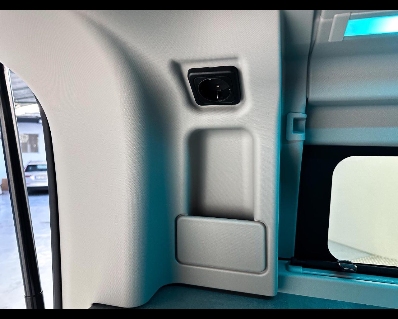 FORD Transit Nugget 320 2.0 Ecoblue 170cv aut. PC