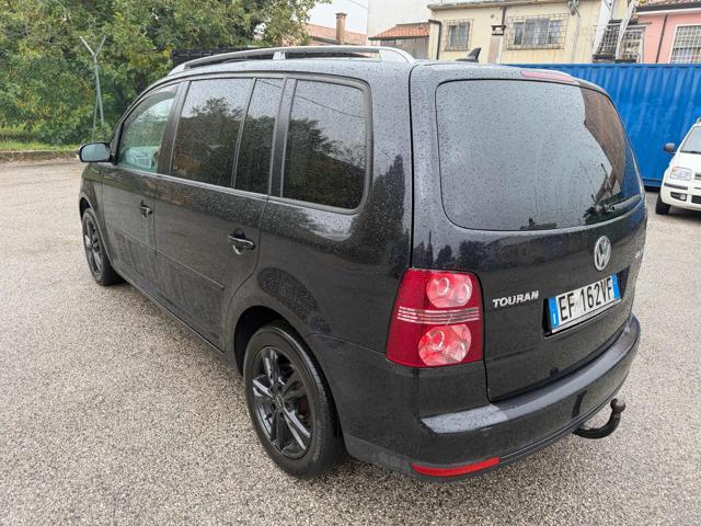 VOLKSWAGEN Touran 2.0 TDI 1.6V 7posti senza nessun lavoro da fare