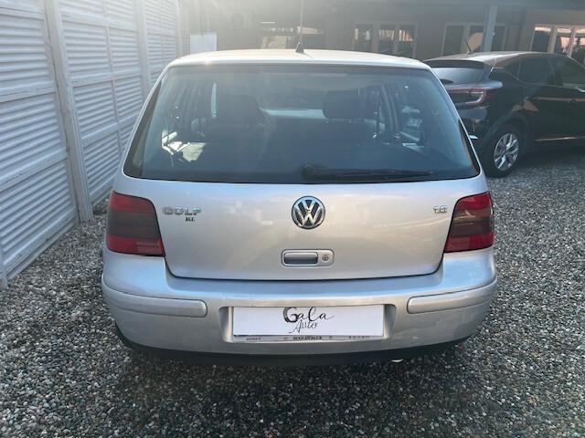 Volkswagen Golf 1.6 16V FSI 5p. Sportline