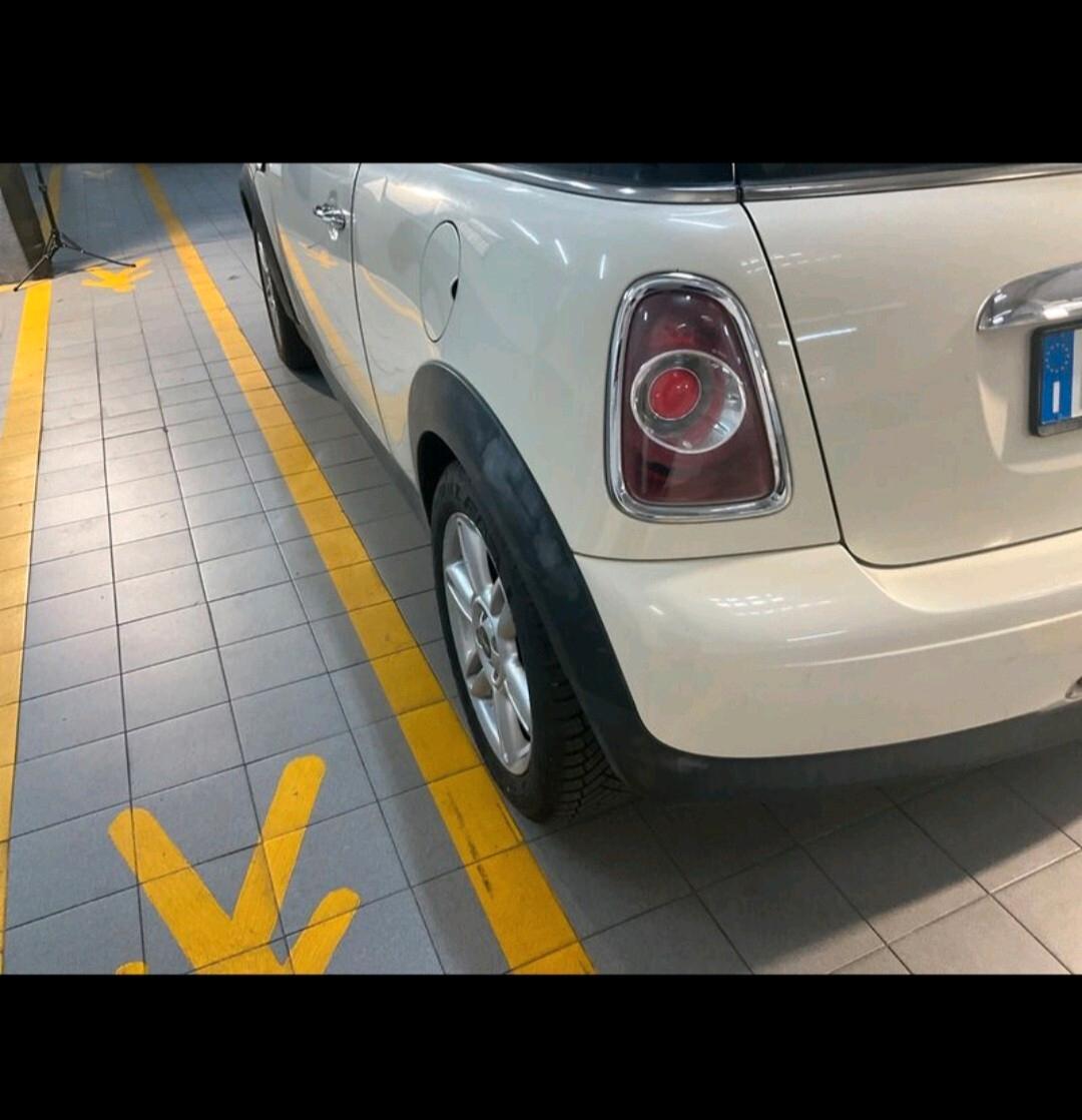 Mini Cooper 1.6 tdi 110 Cv 2011