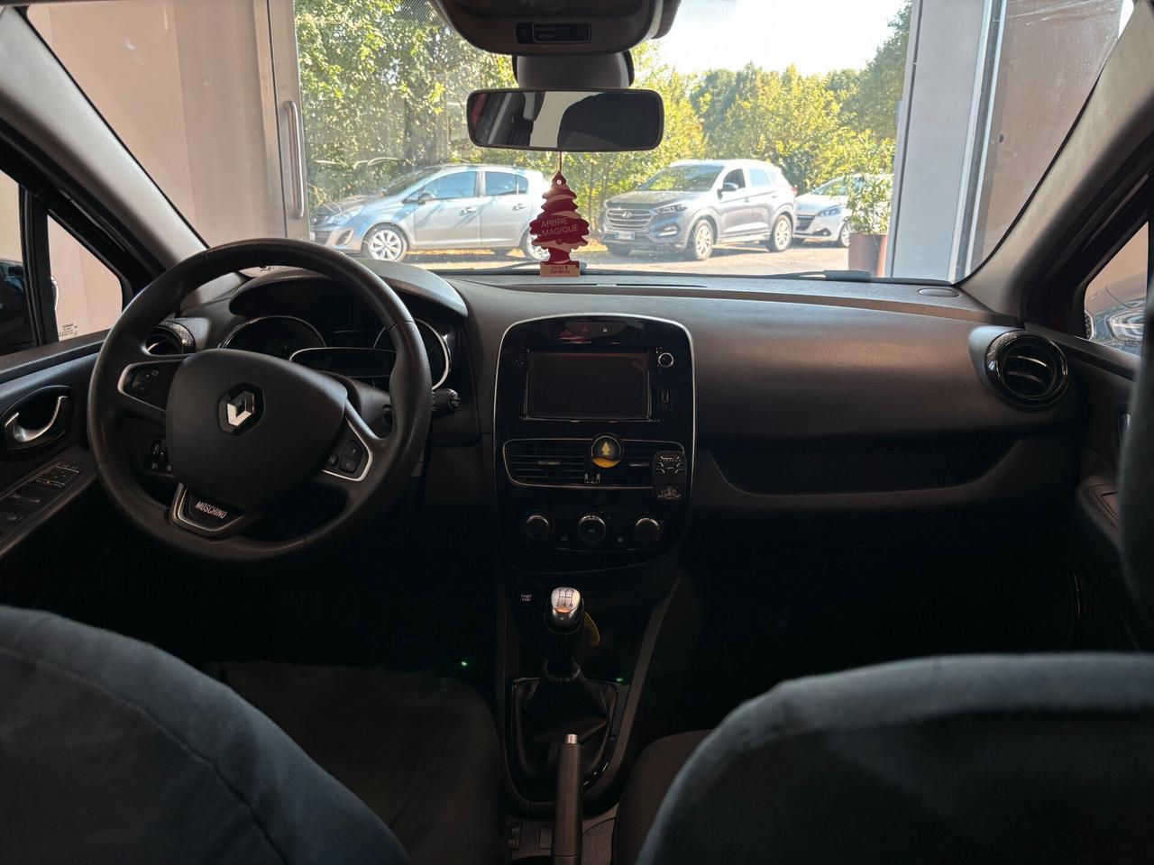 Renault Clio TCe 12V 90 CV 5 porte Moschino Intens