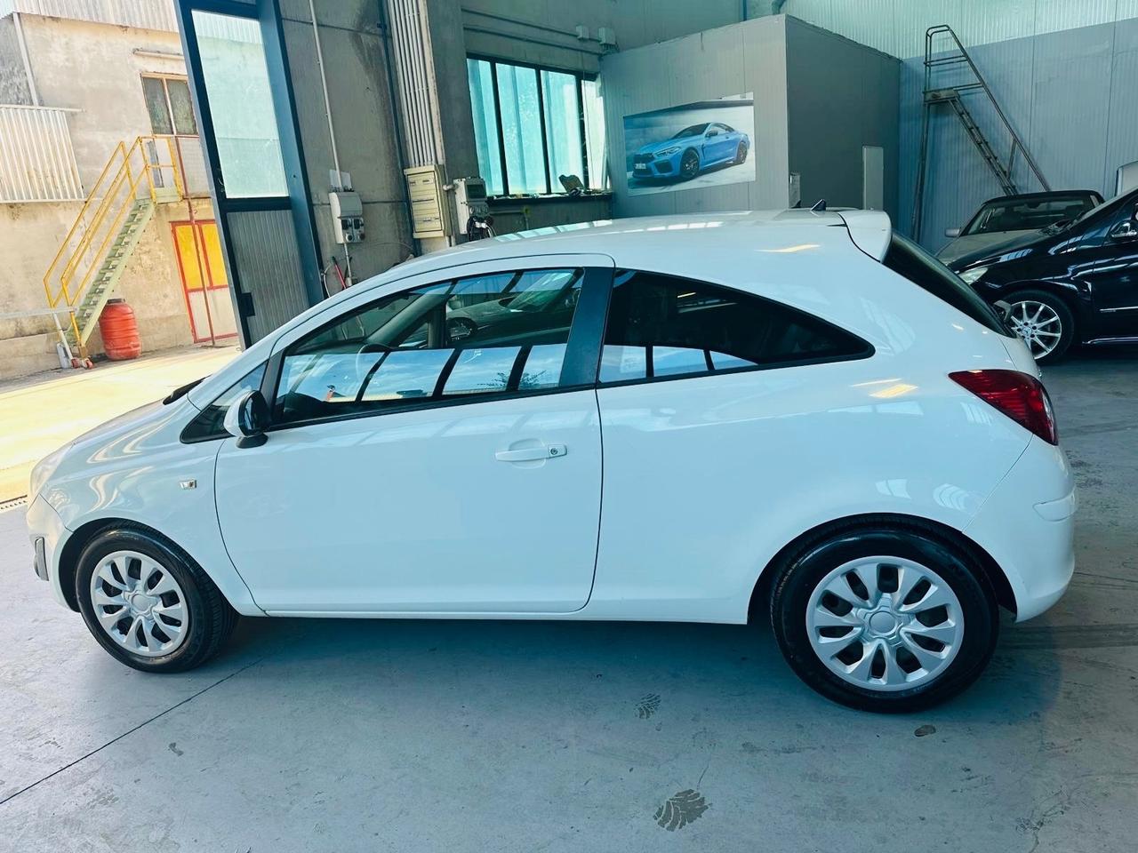 Opel Corsa 1.2 3 porte Edition