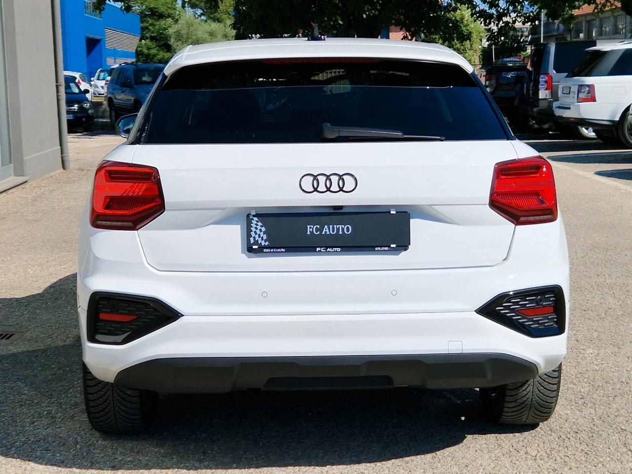 Audi Q2 30 TDI Identity Black