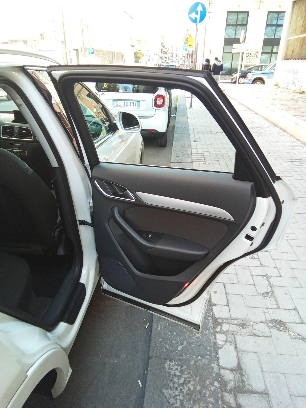 Audi Q3 2.0 TDI 120 CV Sport