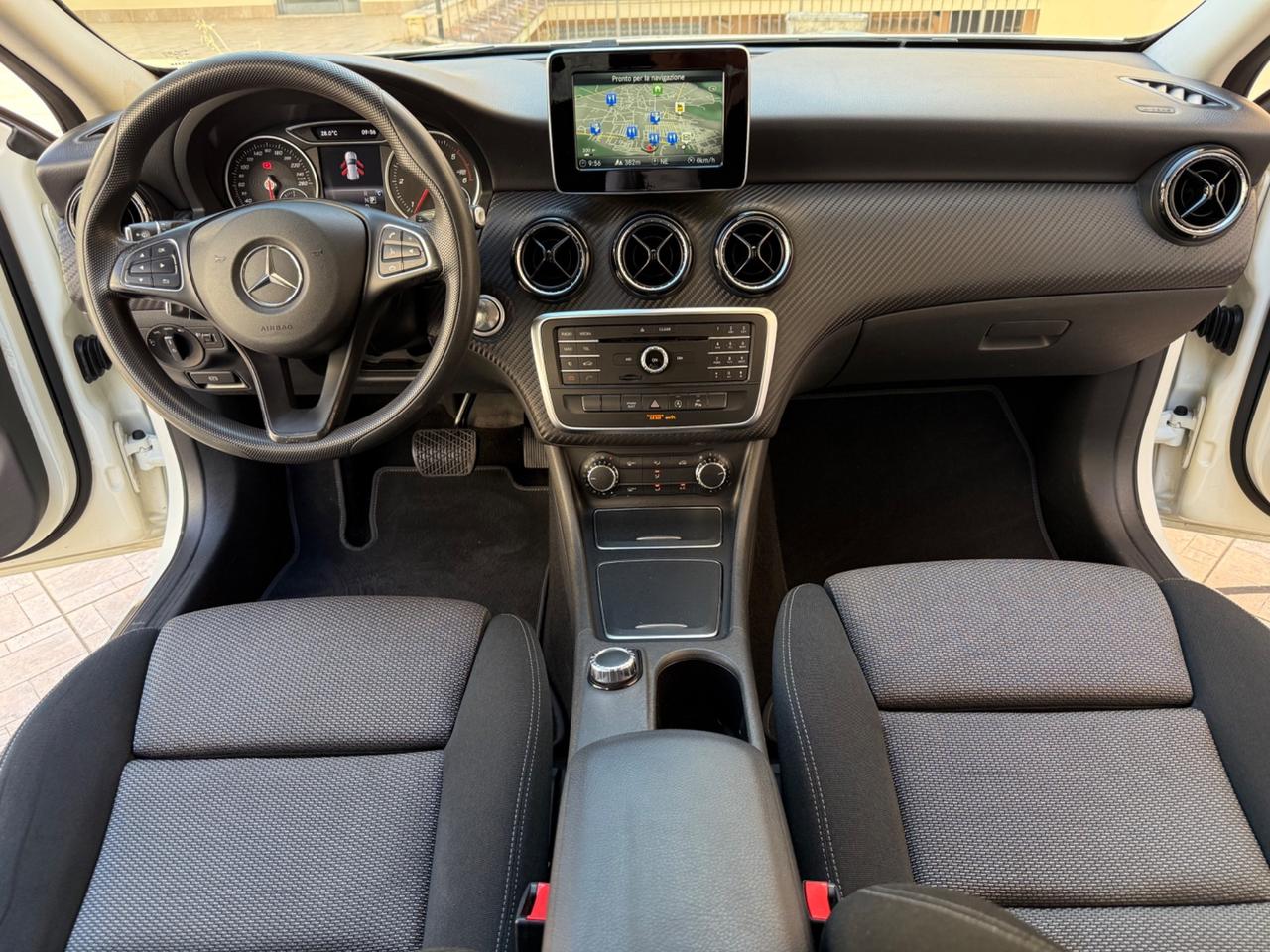 Mercedes-benz GLA 200 GLA 200 d Automatic Business