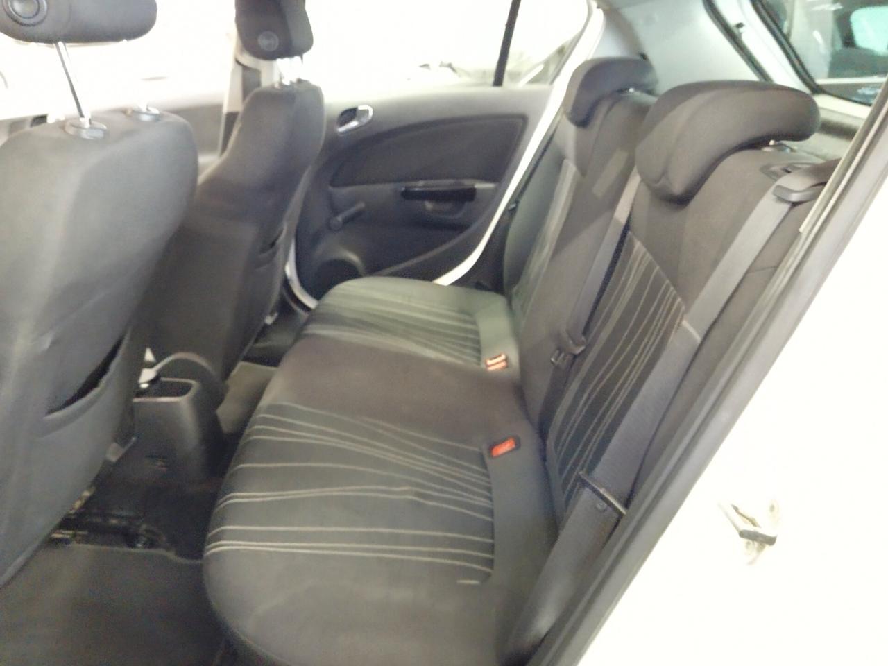 Opel Corsa 1.2 BENZINA-GPL, 156 Mila chilometri ok neopatentati