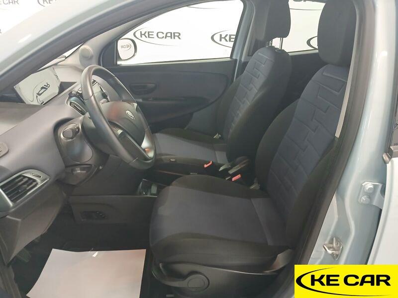 Lancia Ypsilon 1.0 FireFly 70cv Hybrid Platino