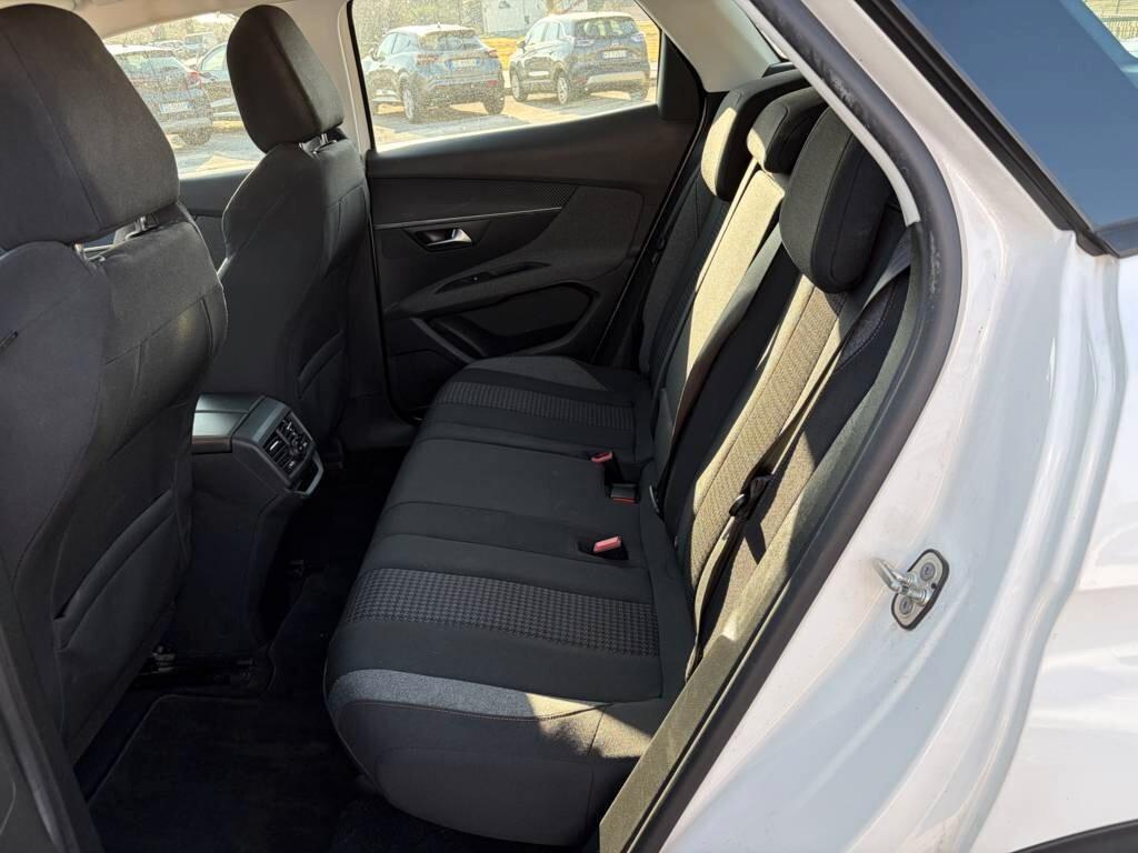 Peugeot 3008 BlueHDi 130 S&S EAT8 Active