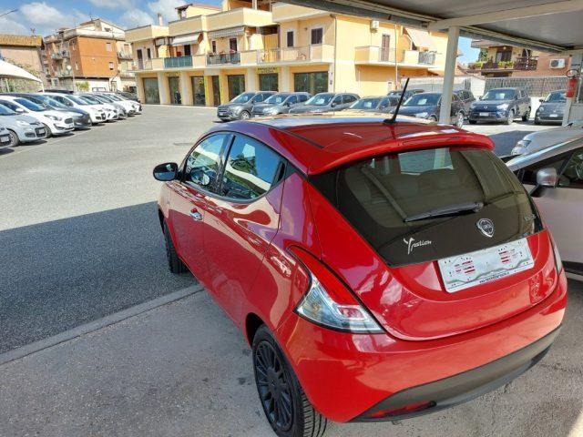 LANCIA Ypsilon 1.0 FireFly 5 porte S&S Hybrid Ecochic Silver