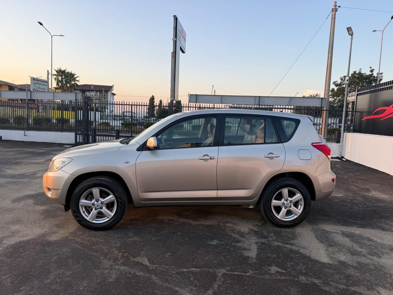 Toyota RAV 4 2.0 Benzina 152 Cv Automatica