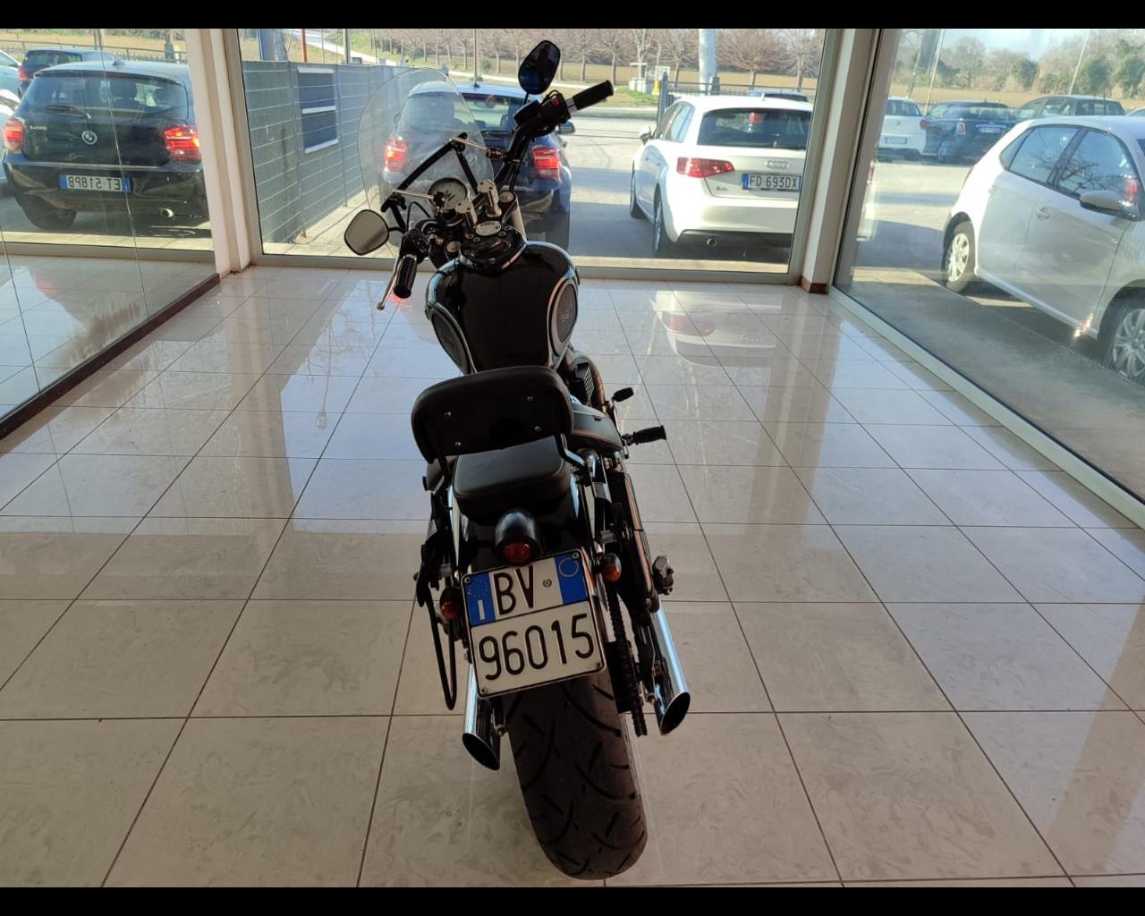 TRIUMPH TRIUMPH CUSTOM - TRIUMPH MOTO CUSTOM ROCKET 3