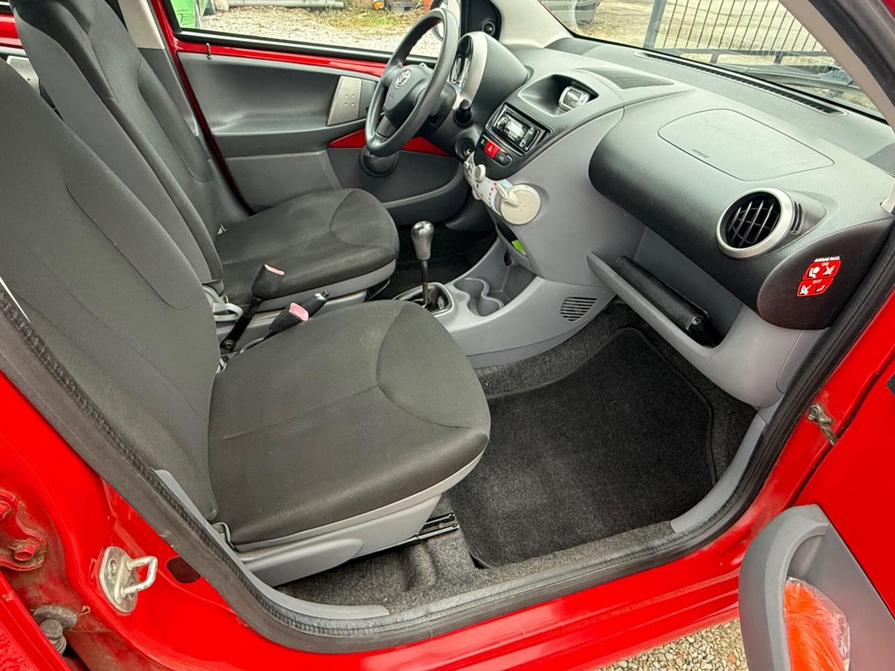 Toyota Aygo 1.0 12V VVT-i 5 porte Sol