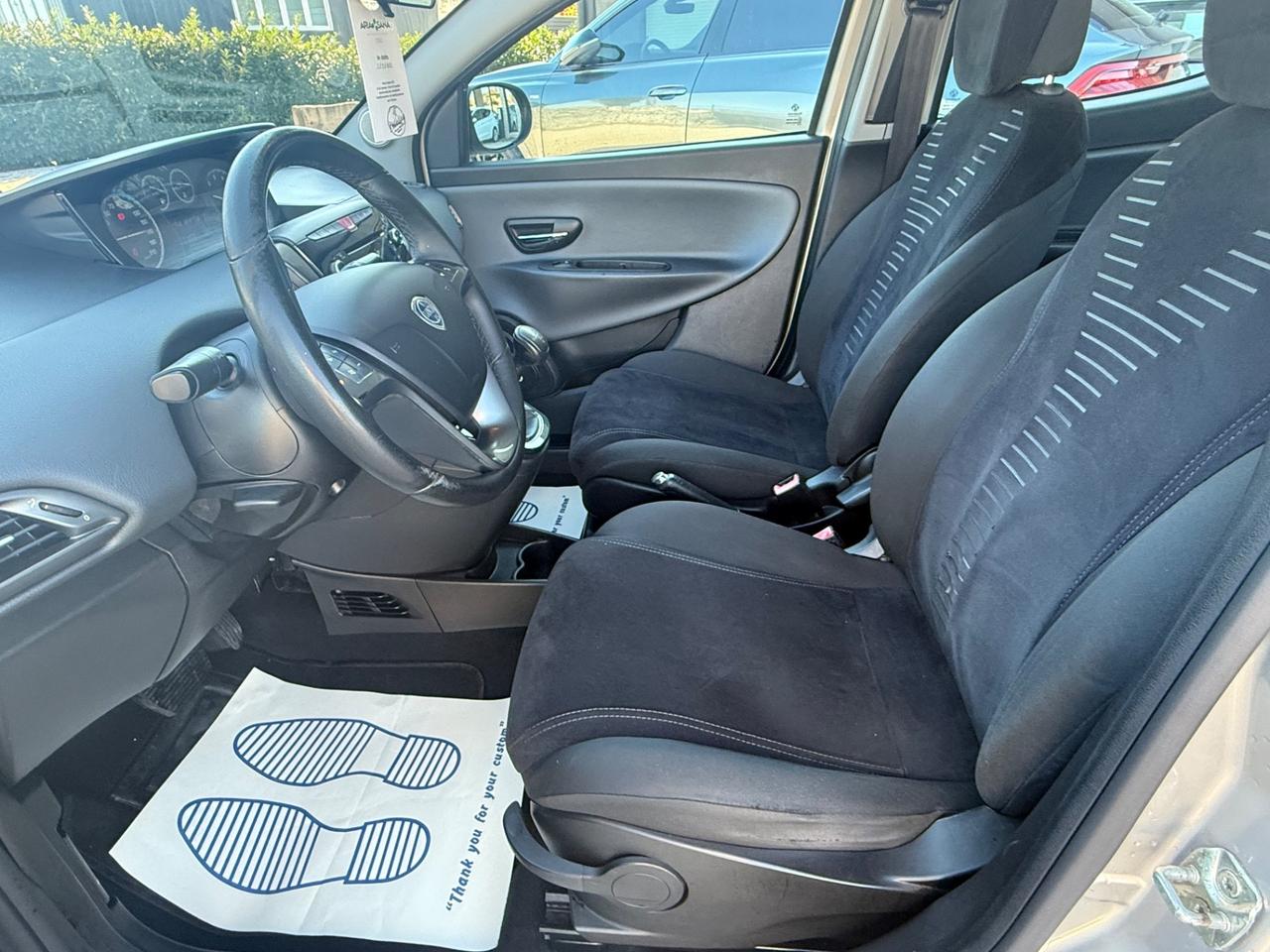 Lancia Ypsilon 0.9 TwinAir 85 CV 5 porte S&S DFN Platinum