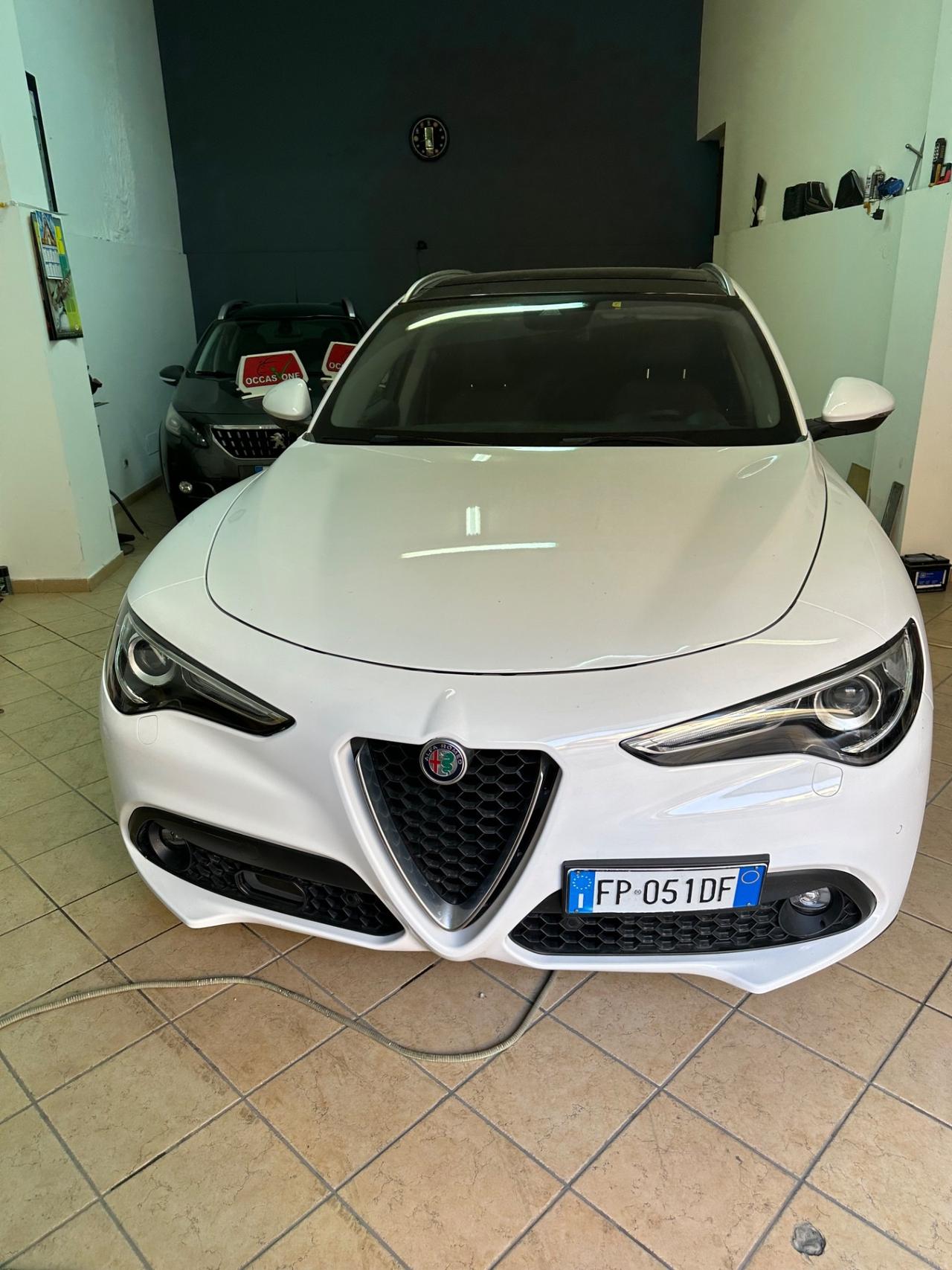 Alfa Romeo Stelvio 2.2 Turbodiesel 180 CV AT8 Q4 Business