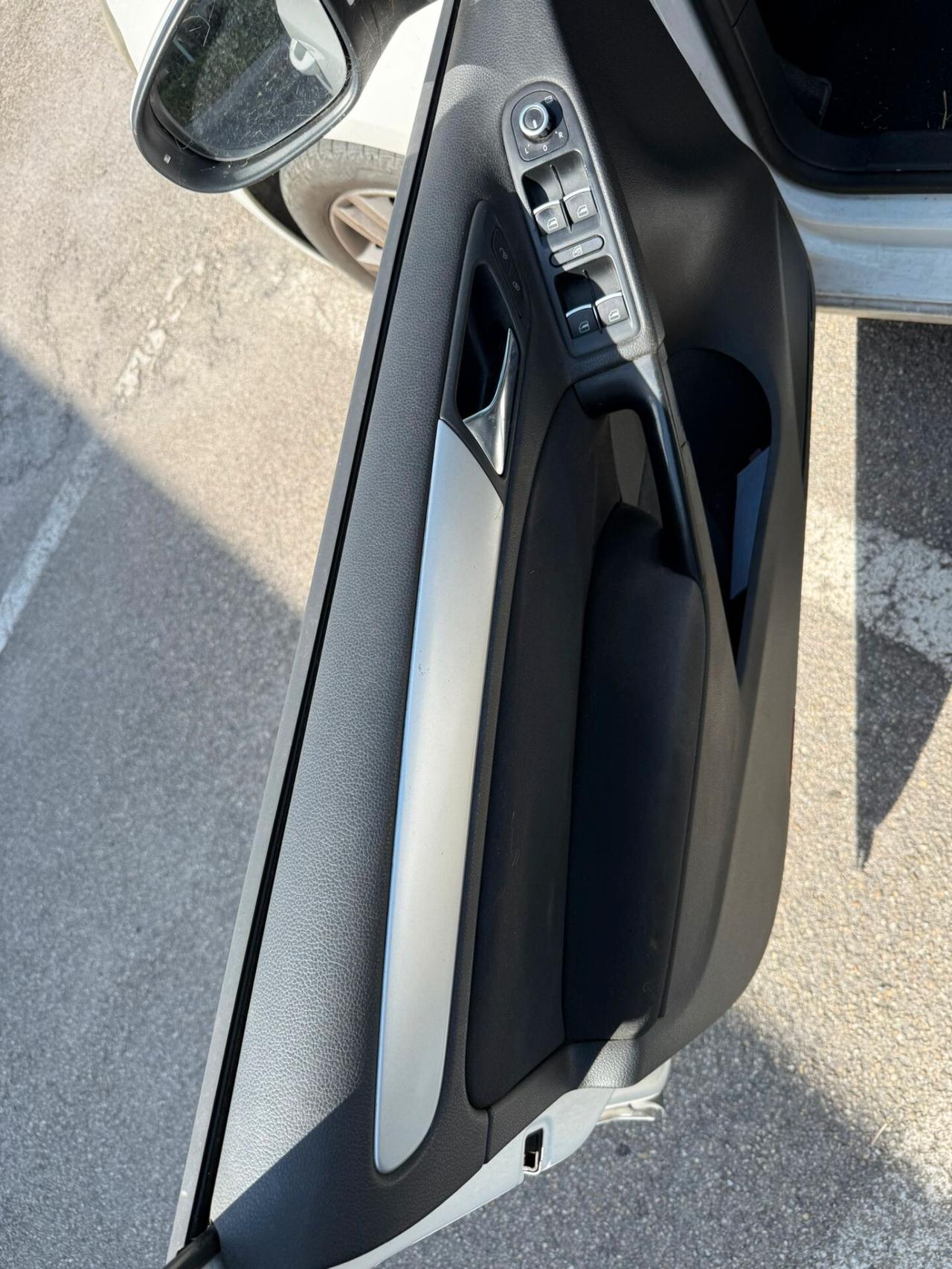 VOLKSWAGEN GOLF VI 1,6 TDI 105 CV COMFORTLINE 5P