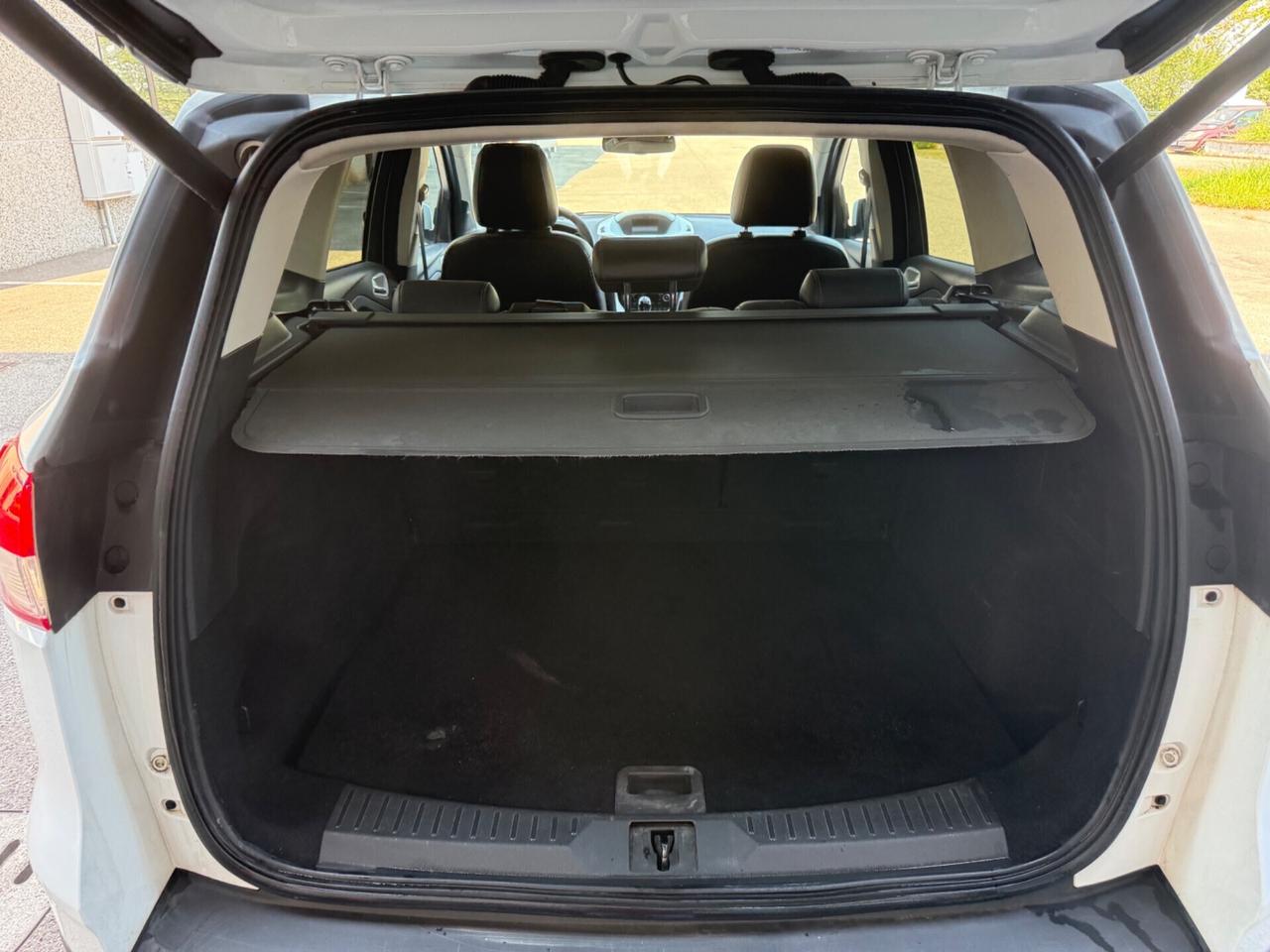 Ford Kuga 2.0 TDCI 140 CV 4WD Titanium