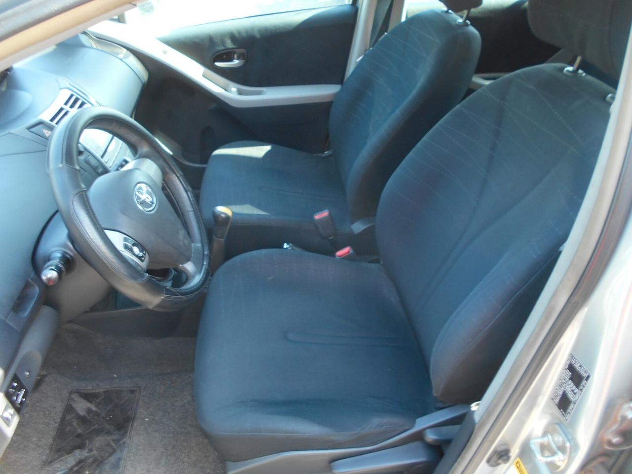 Toyota Yaris 1.3 5 porte 5 posti