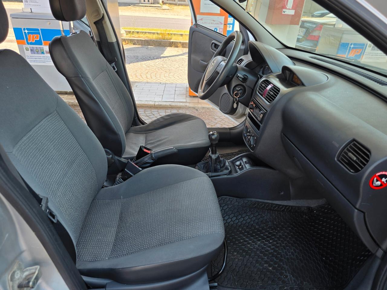 Opel Corsa 1.0i 12V cat 5 porte con 130.000km