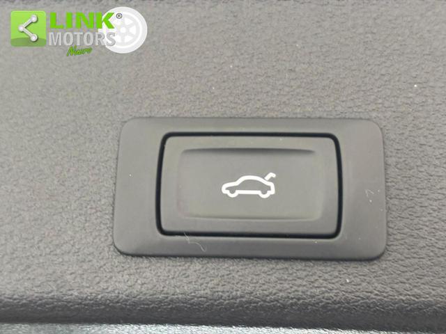 AUDI A4 Avant 40 TDI S tronic S line edition