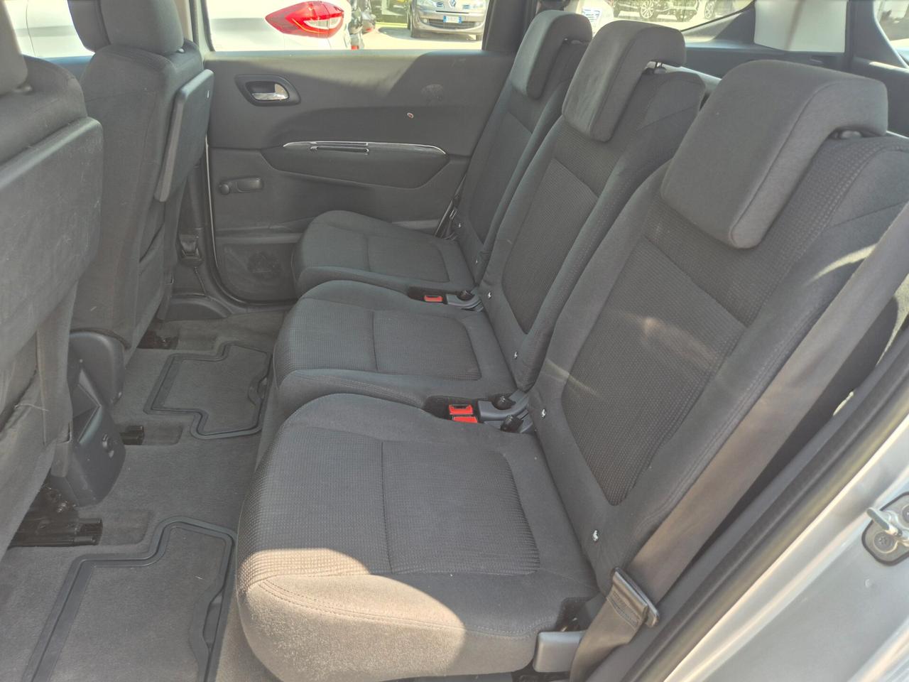 Peugeot 5008 1.6 HDi 115CV Active