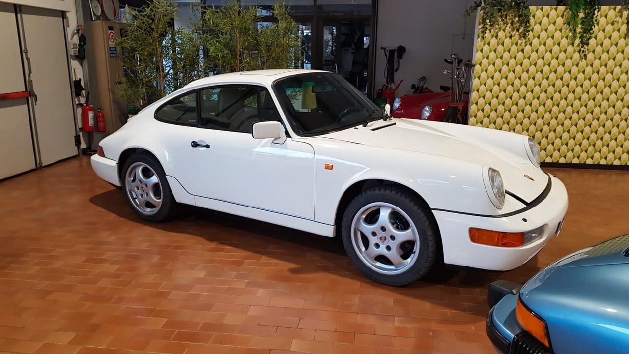 964 911 Porsche Carrera 4 Book Service ASI restaurata