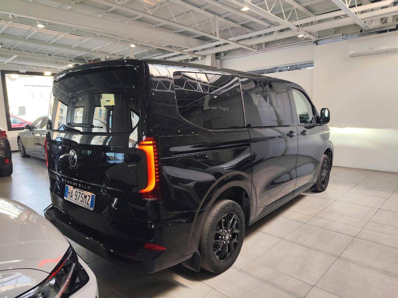 VOLKSWAGEN T7 Caravelle e-Caravelle Window Short Life electric 160kW 340 cv automatic 3100mm