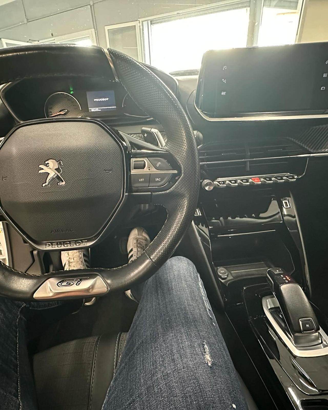 Peugeot 2008 BlueHDi 130 S&S EAT8 GT