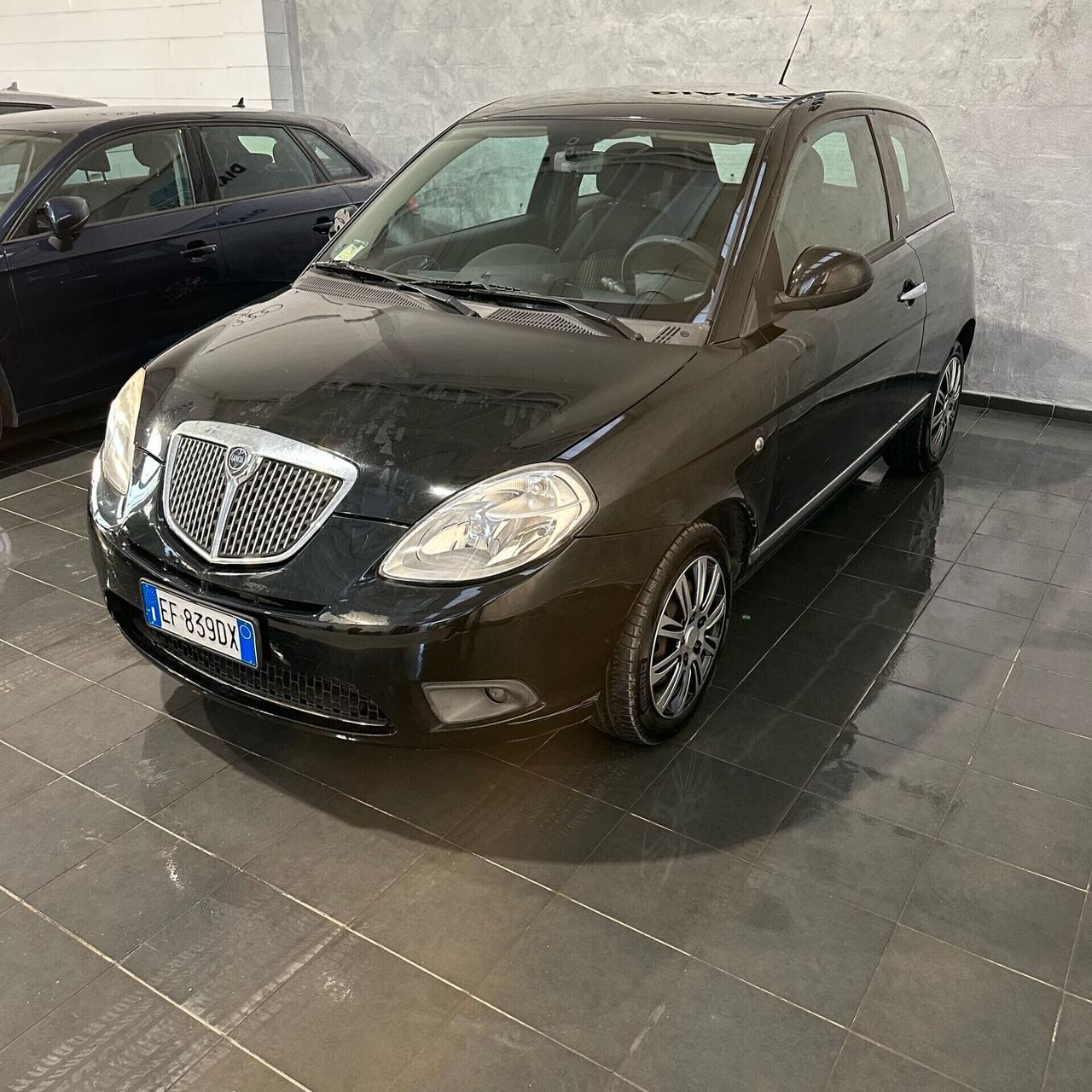 Lancia Ypsilon 1.2 69 CV New Oro