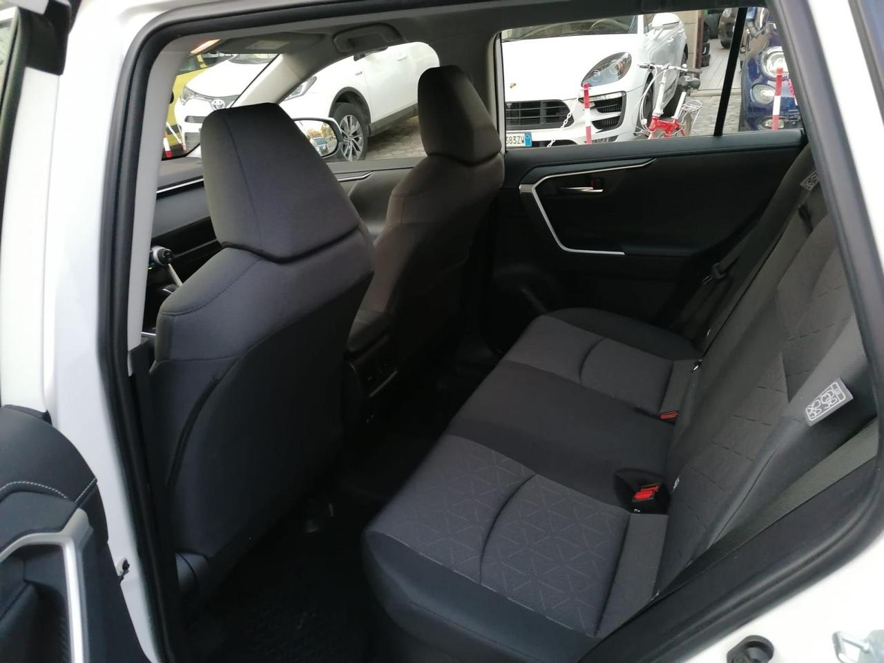 Toyota RAV4 2.5 HV (218CV) E-CVT 2WD Business Bianco