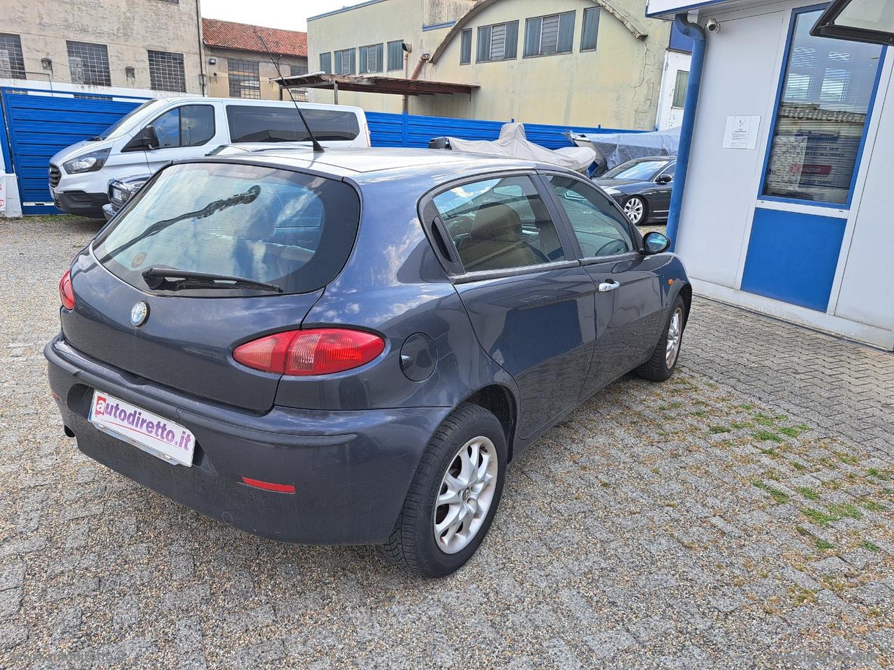 ALFA ROMEO 147 1.9 JTD 115CV 5p. Distinctive