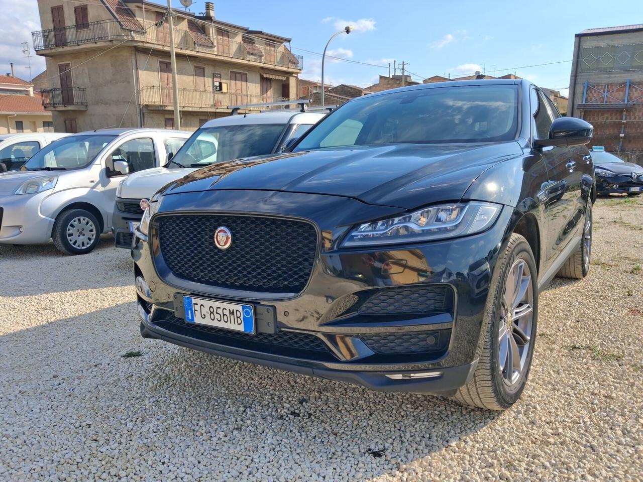 Jaguar F-Pace 2.0 D 180 CV R-Sport catena fatta tu