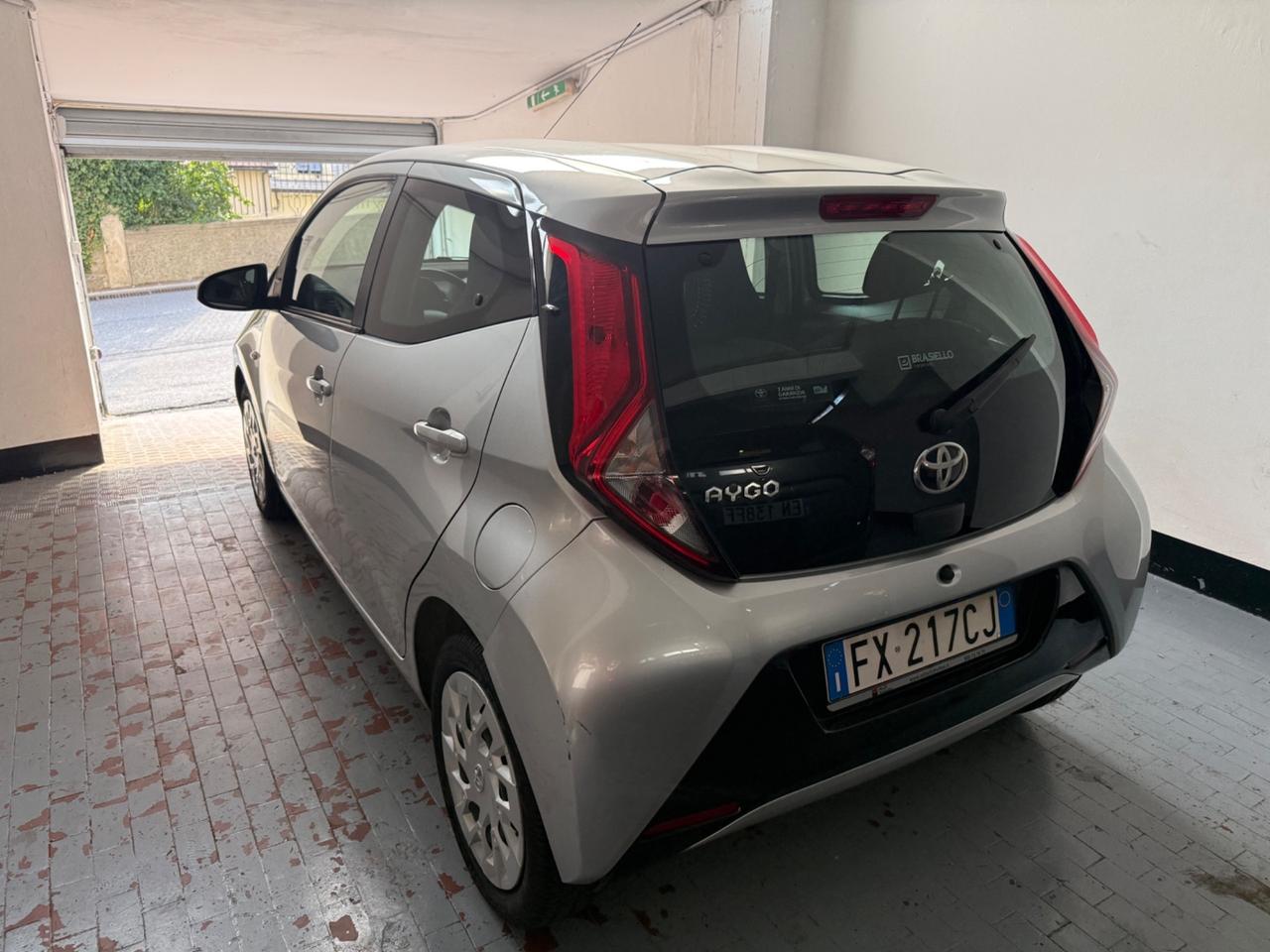 Toyota Aygo 1.0 VVT-i 72 CV 5 porte x-clusiv MMT