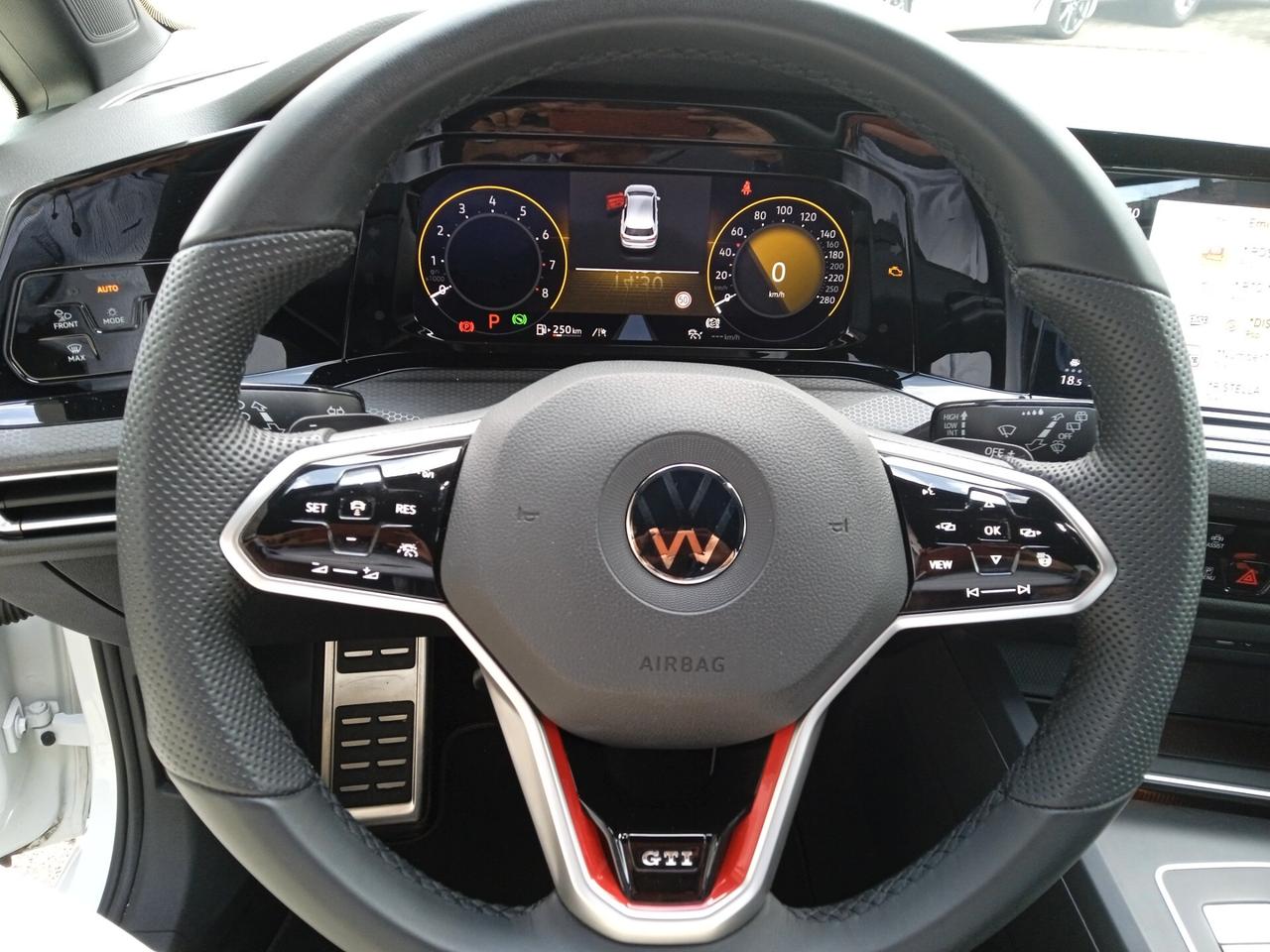 Volkswagen Golf GTI FULL LED APPLE CAR PLAY GUIDA DI 2°LIVELLO SENS PARK DOPPI SEDILI RISCALDATI IN ARRIVO OPZIONABILE