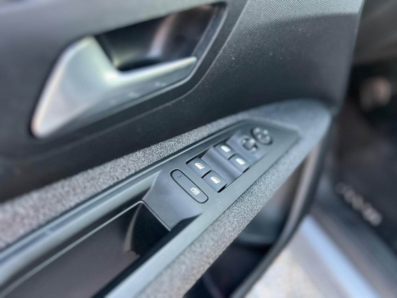 Peugeot 3008 BlueHDi 130 EAT8 Allure