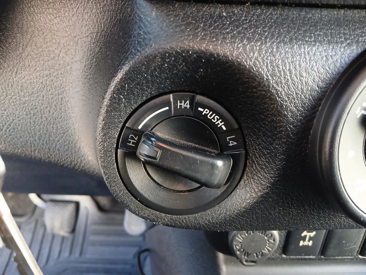 TOYOTA HILUX 2.4 D 4WD DOUBLE CAB 2017