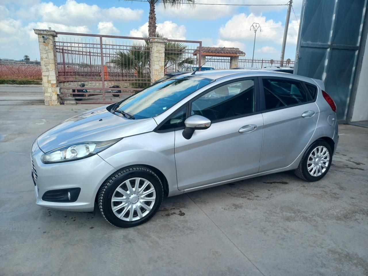 Ford Fiesta 1.5 TDCi 75CV 5 porte Titanium