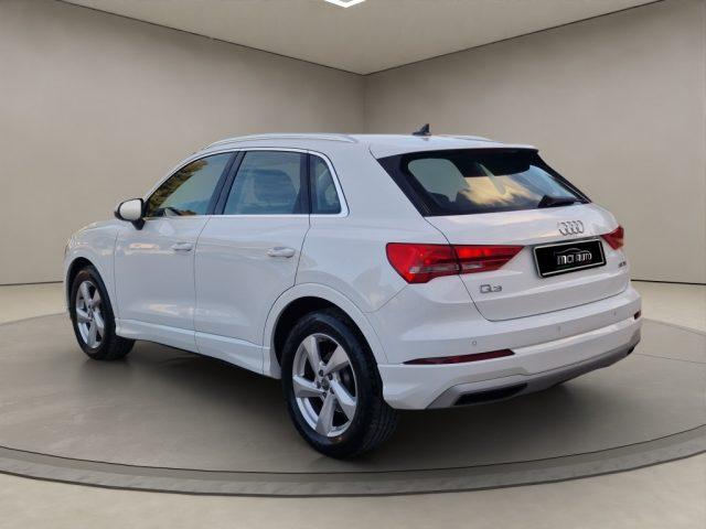 AUDI Q3 35 TDI S tronic Business Advanced