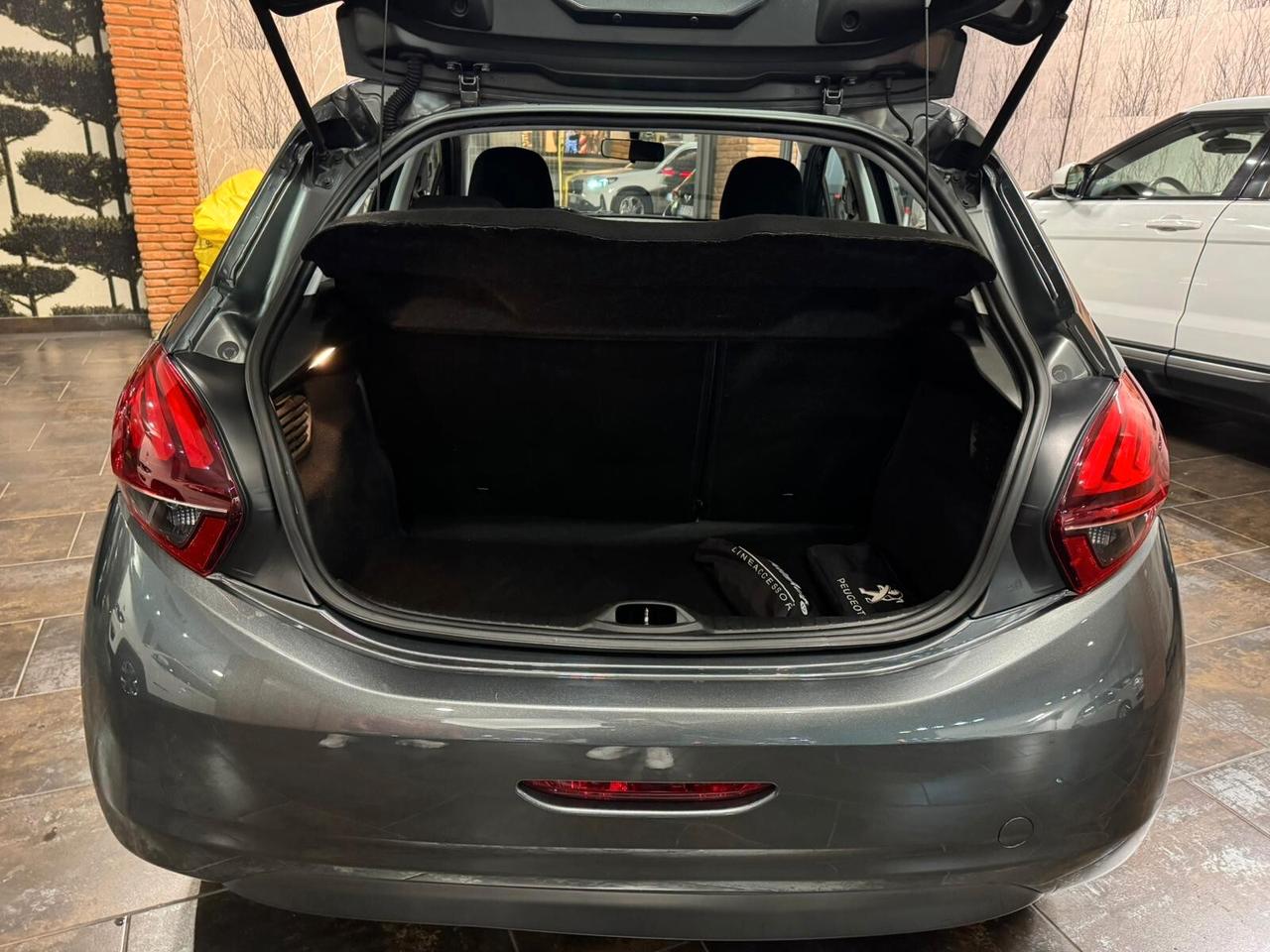 Peugeot 208 PureTech 82 5 porte Allure