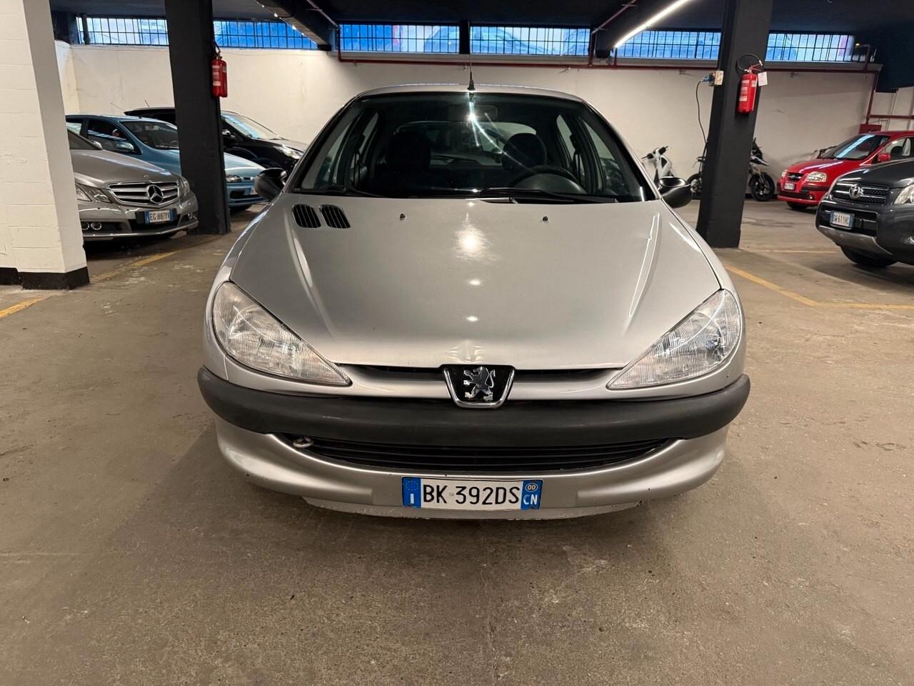 Peugeot 206 1.1 3p. XT