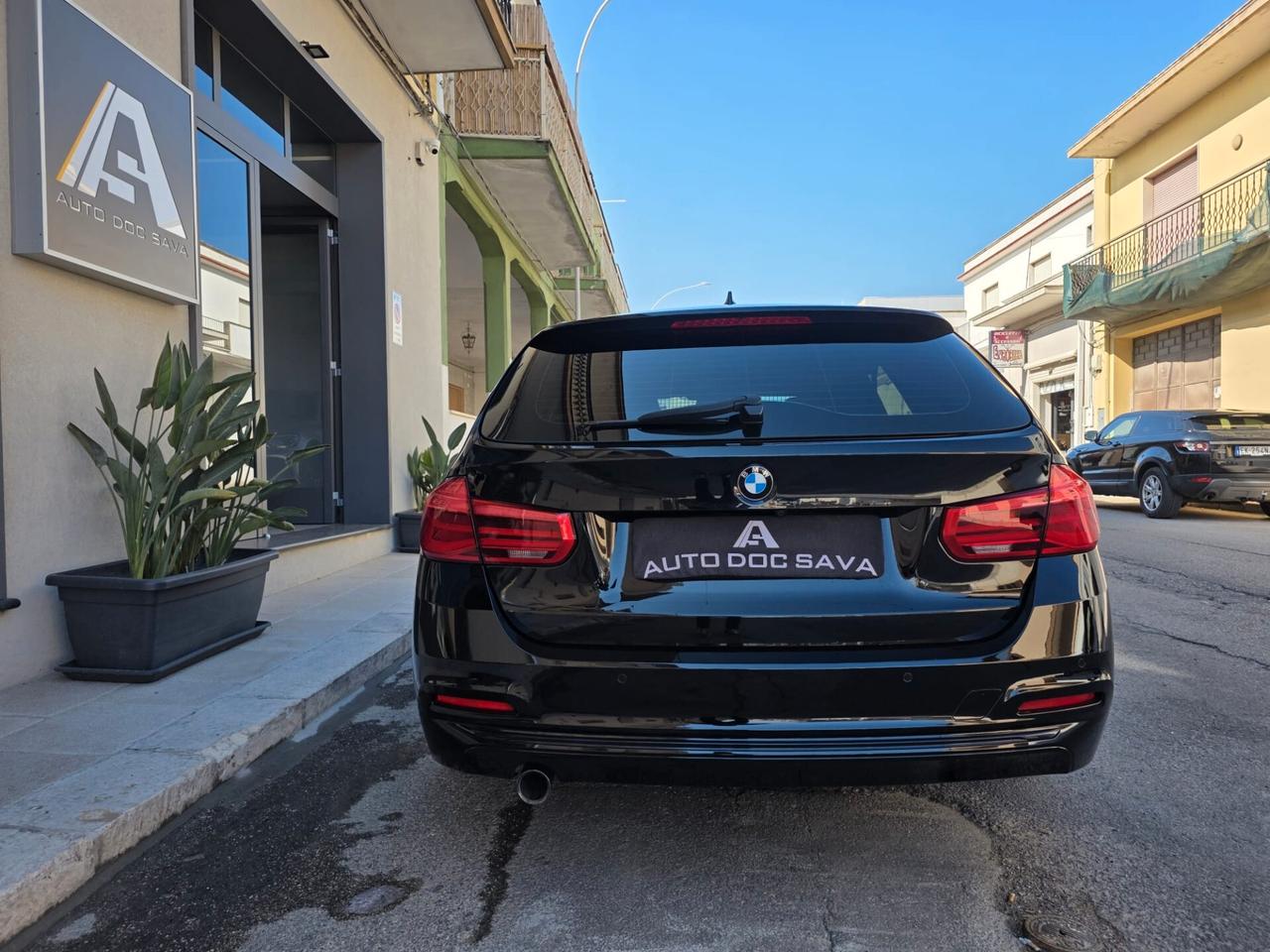 Bmw 318 d 150 Cv Touring Sport+Fari Led+Navy....