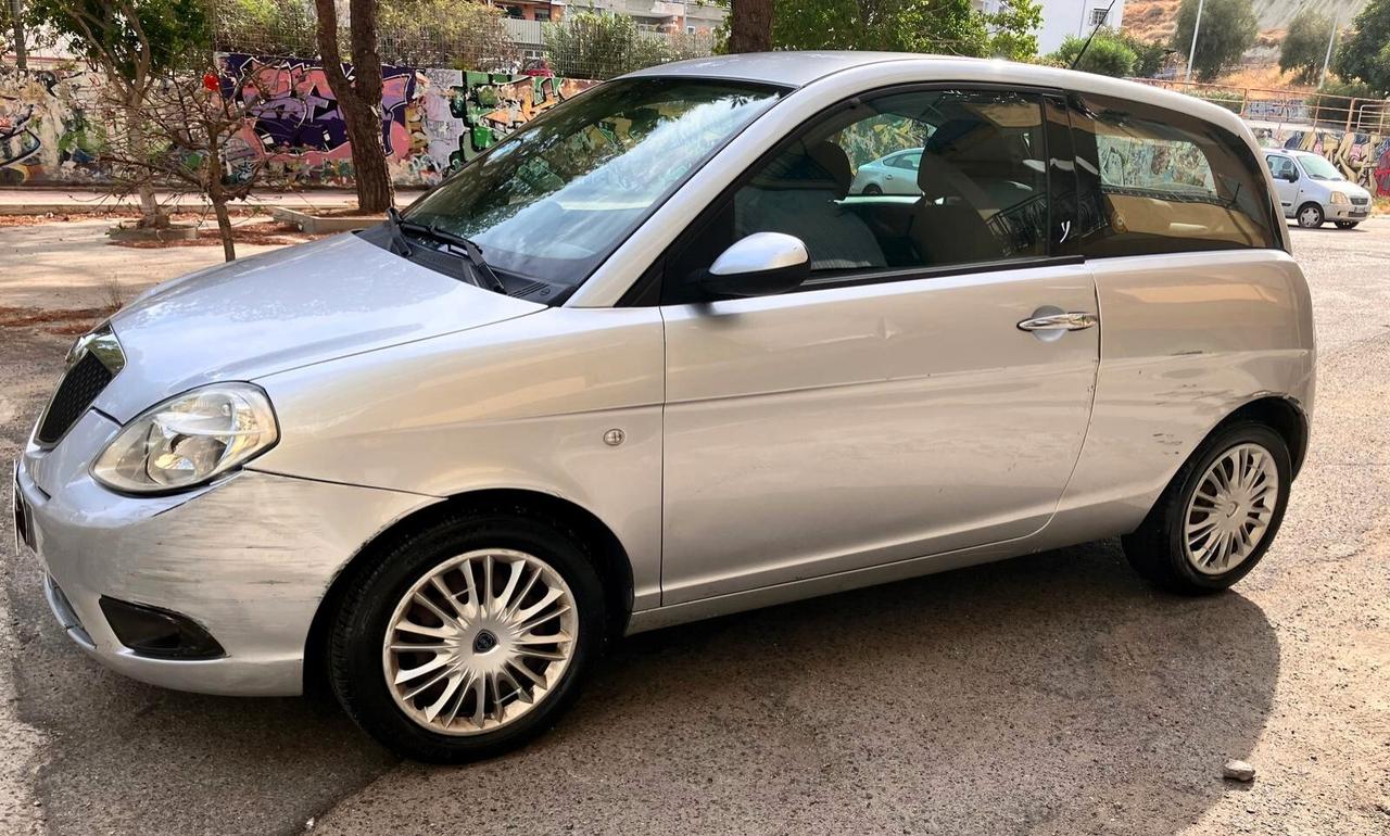 Lancia Ypsilon 1.2 Oro